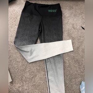NWT Oregon Ducks Medium leggings